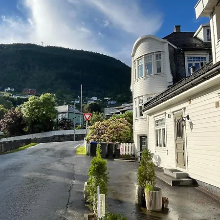 Cozy - Heart Of - Free Parking *